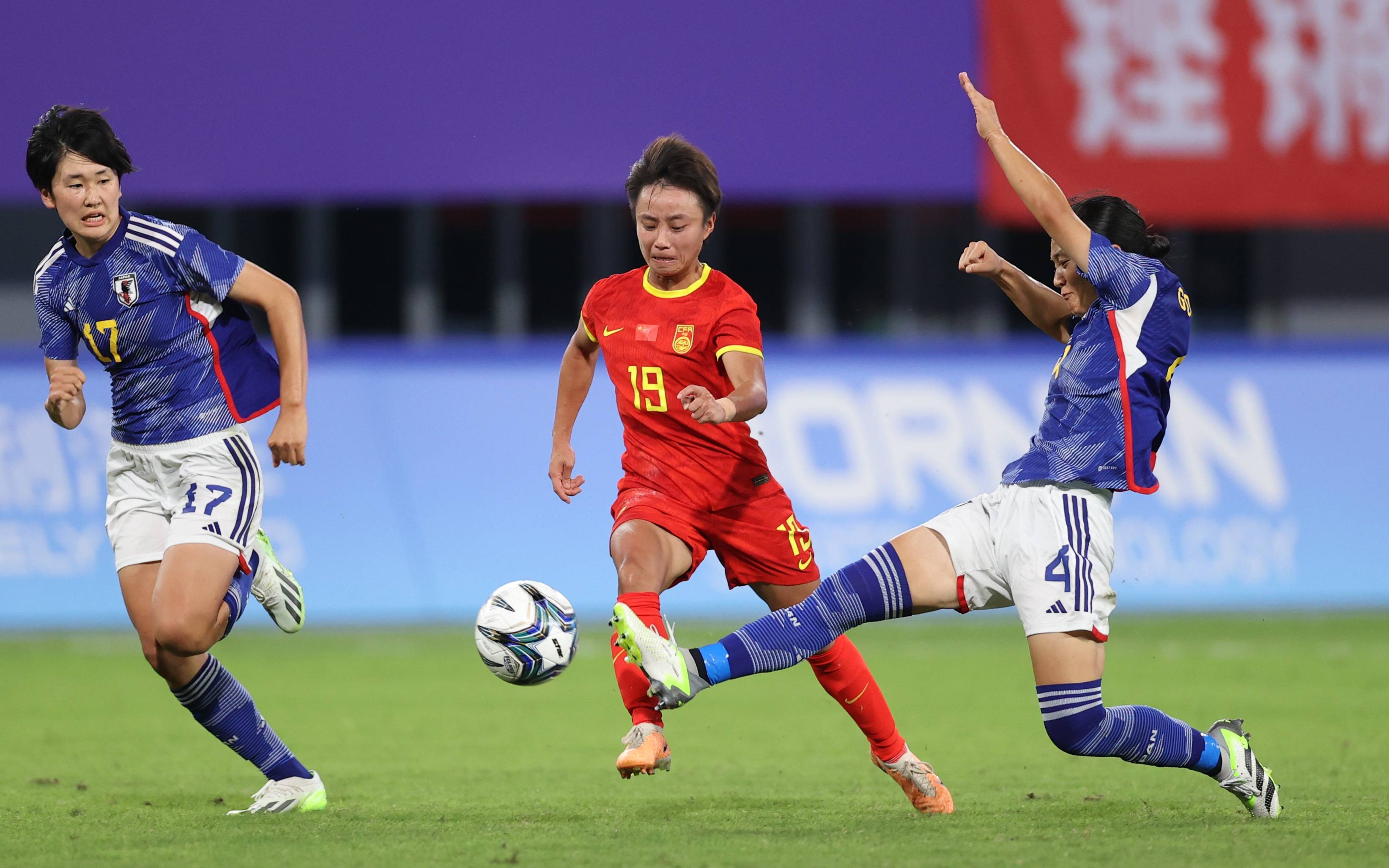 关于中国女足选手为国争光，成就斐然的信息