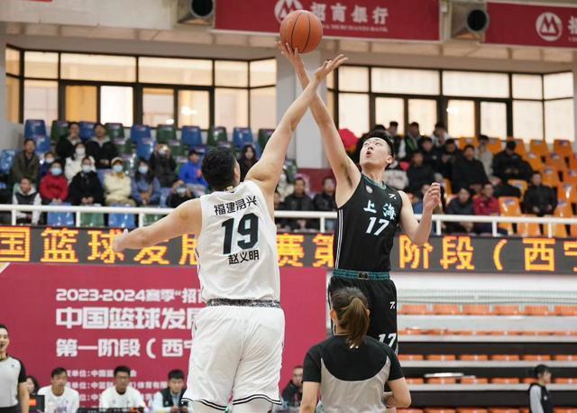 包含西宁队在主场告捷，取得三连胜的词条